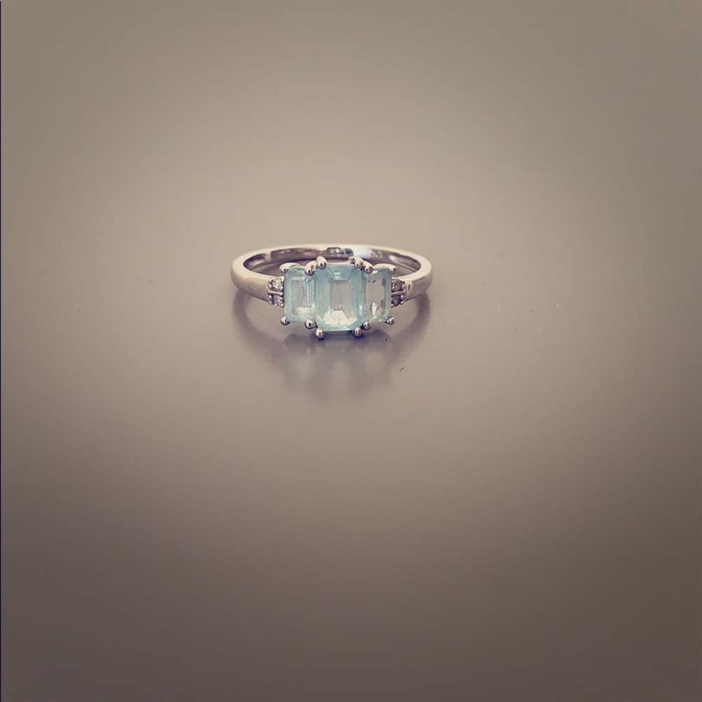 3 stone 10K white gold and aquamarine ring